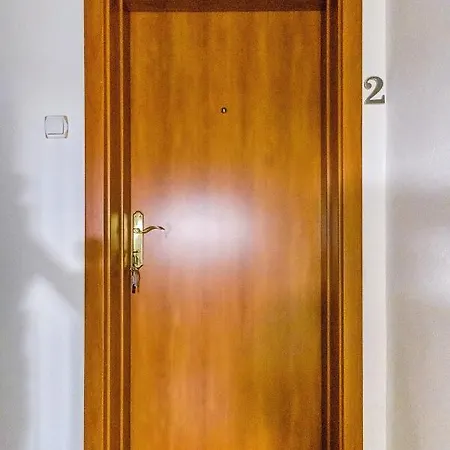 Comfort In Peaceful Area - With Garden 아파트 자다르