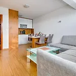 Апартаменты Comfort In Peaceful Area - With Garden