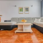 Apartamento Comfort In Peaceful Area - With Garden *