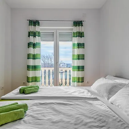 Comfort In Peaceful Area - With Garden *