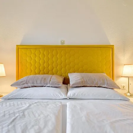 Apartment Comfort In Peaceful Area - With Garden *