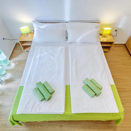 Διαμέρισμα Comfort In Peaceful Area - With Garden *