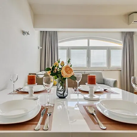 Comfort In Peaceful Area - With Garden