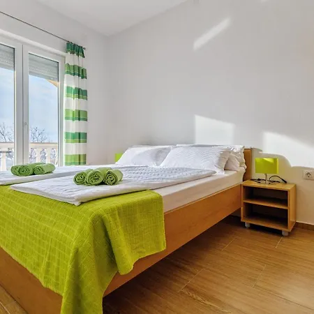 Comfort In Peaceful Area - With Garden * Ζαντάρ