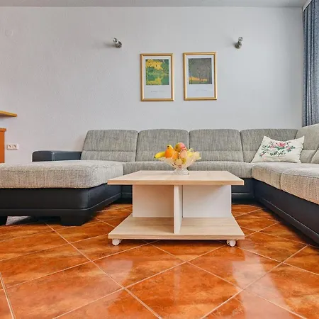 Διαμέρισμα Comfort In Peaceful Area - With Garden *