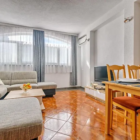 Comfort In Peaceful Area - With Garden * Ζαντάρ