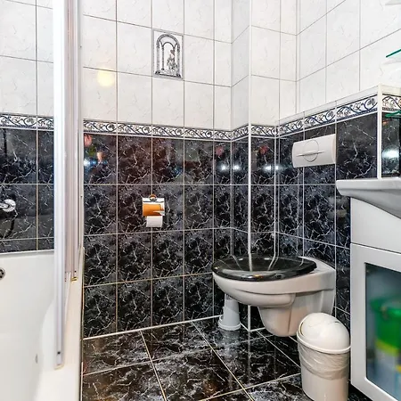 Comfort In Peaceful Area - With Garden Διαμέρισμα