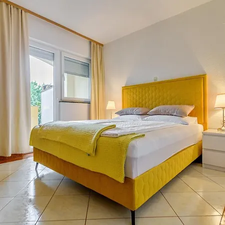 Comfort In Peaceful Area - With Garden *