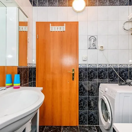 Comfort In Peaceful Area - With Garden Ζαντάρ