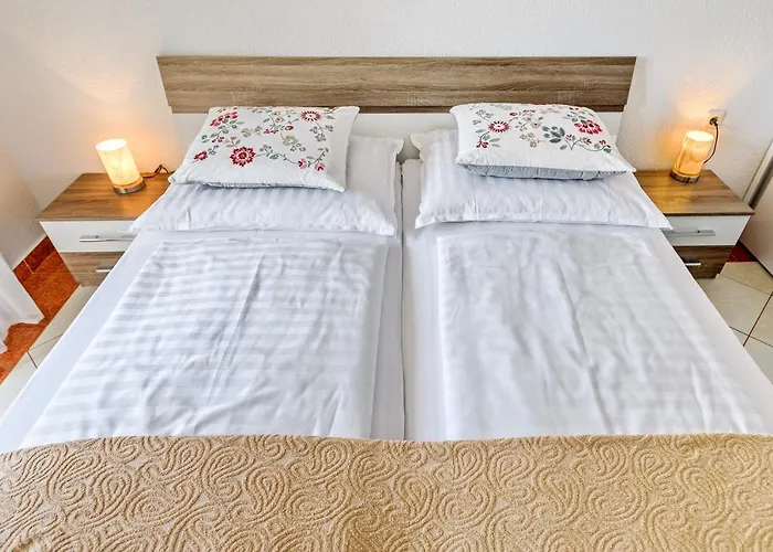 Daire Comfort In Peaceful Area - With Garden Zadar