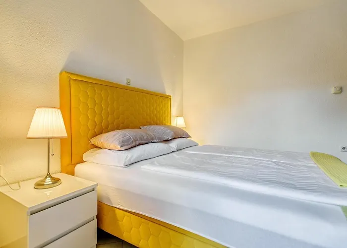 Comfort In Peaceful Area - With Garden