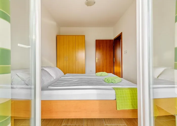 Comfort In Peaceful Area - With Garden Daire Zadar