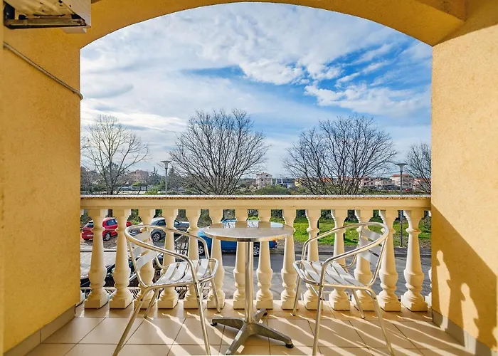 Daire Comfort In Peaceful Area - With Garden *