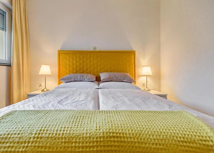 Comfort In Peaceful Area - With Garden Apartment Zadar