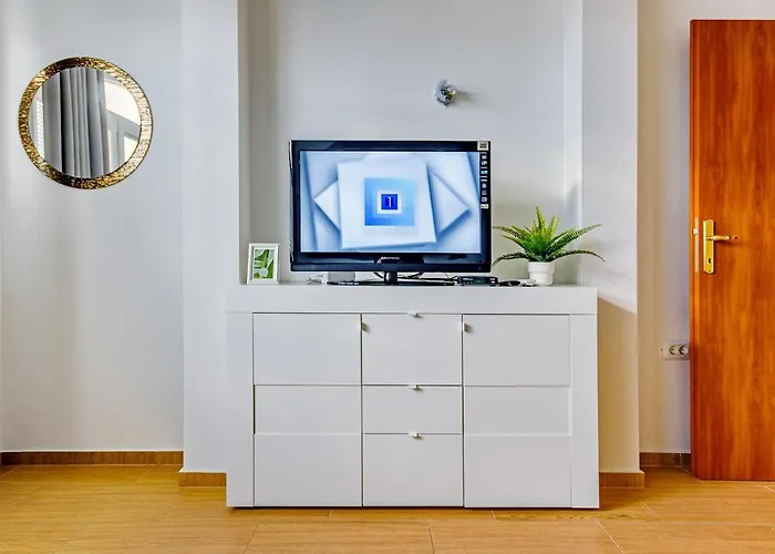 Comfort In Peaceful Area - With Garden Daire *