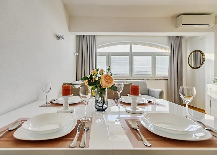 Comfort In Peaceful Area - With Garden