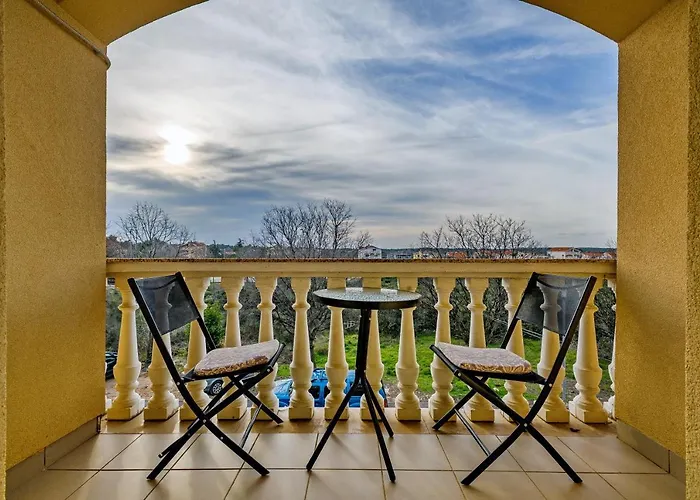 Comfort In Peaceful Area - With Garden *