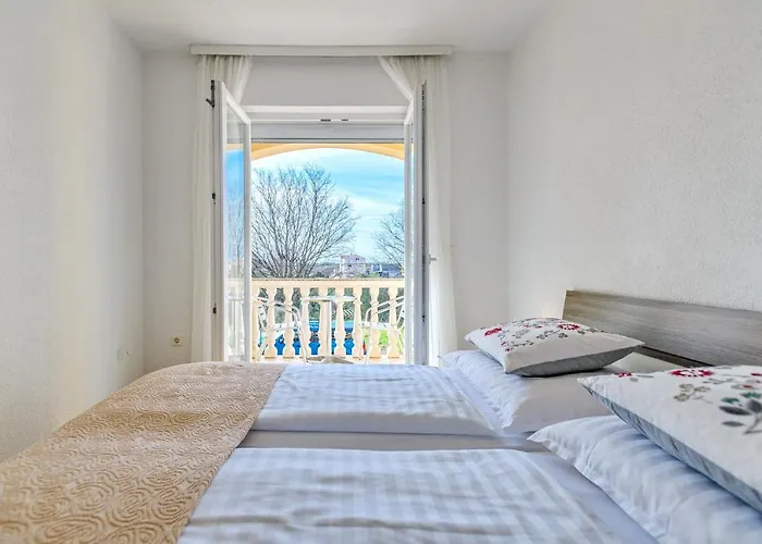 Apartment Comfort In Peaceful Area - With Garden *