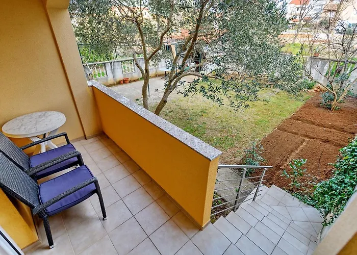 Comfort In Peaceful Area - With Garden Zadar