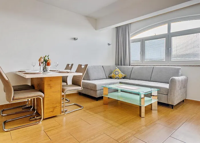 Daire Comfort In Peaceful Area - With Garden Zadar