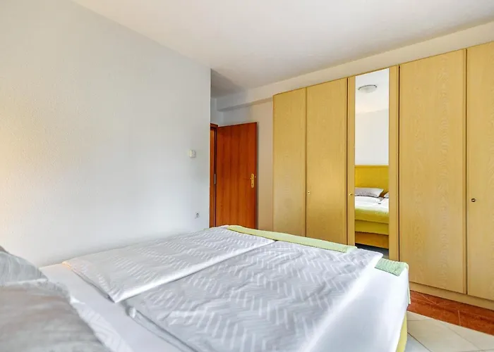 Comfort In Peaceful Area - With Garden